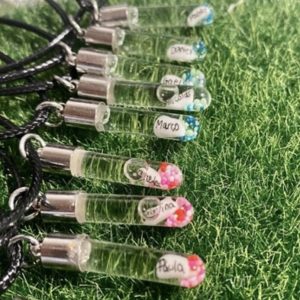 Colgante con granito de arroz personalizado